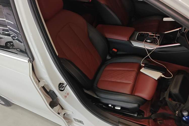 Used BMW i3 2022 eDrive 35 L Right Front Seat