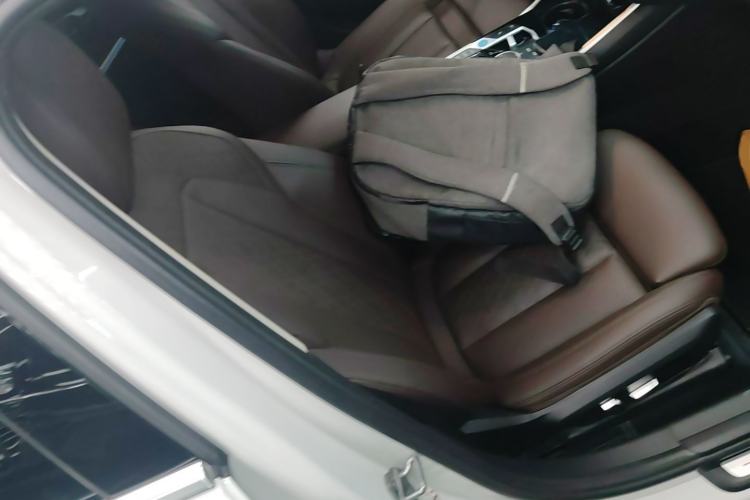 Used BMW i3 2022 eDrive 35 L Right Front Seat