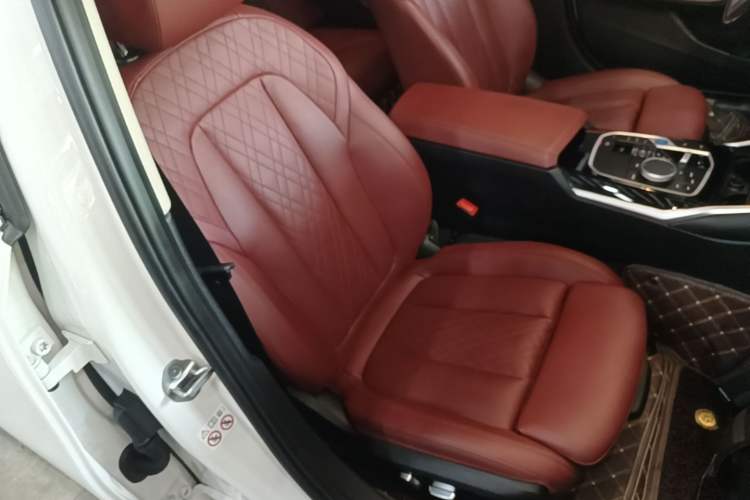 Used BMW i3 2022 eDrive 35 L Right Front Seat