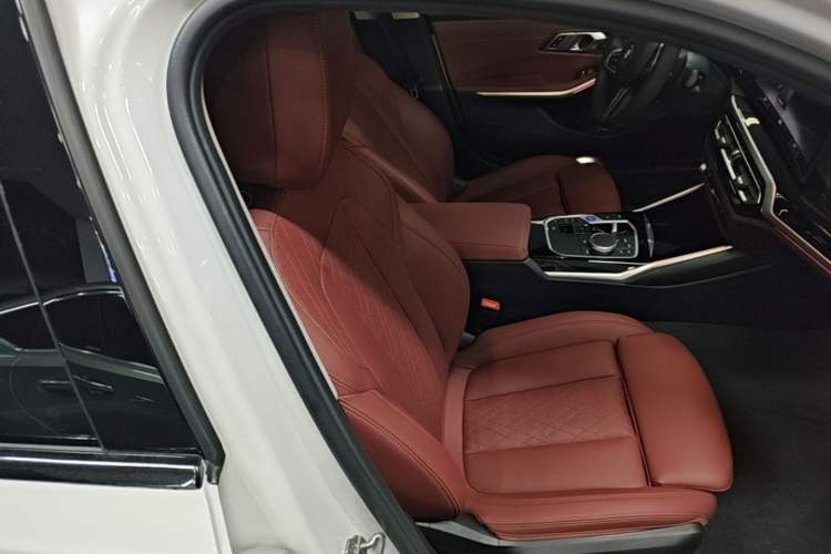 Used BMW i3 2022 eDrive 35 L Right Front Seat