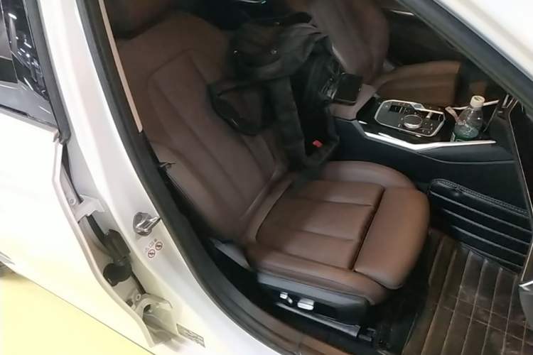 Used BMW i3 2022 eDrive 35 L Right Front Seat