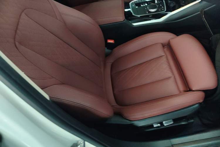 Used BMW i3 2022 eDrive 35 L Right Front Seat