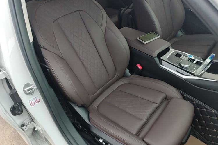 Used BMW i3 2022 eDrive 35 L Right Front Seat