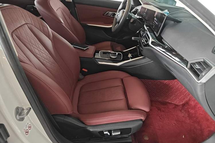 Used BMW i3 2022 eDrive 35 L Right Front Seat