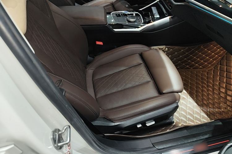 Used BMW i3 2022 eDrive 35 L Right Front Seat