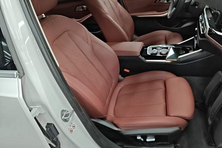 Used BMW i3 2022 eDrive 35 L Right Front Seat