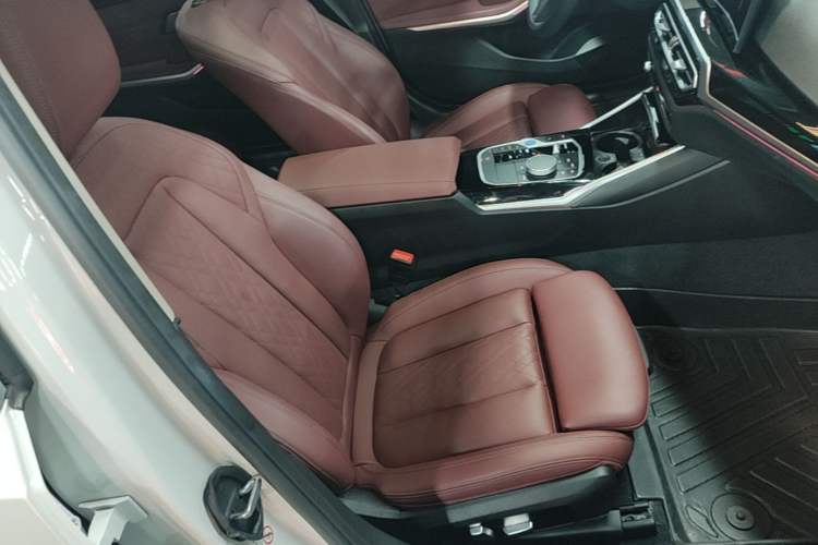 Used BMW i3 2022 eDrive 35 L Right Front Seat