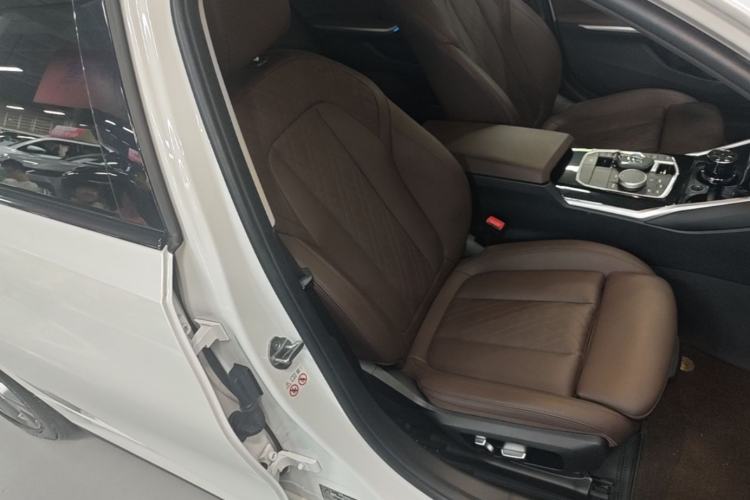 Used BMW i3 2022 eDrive 35 L Right Front Seat