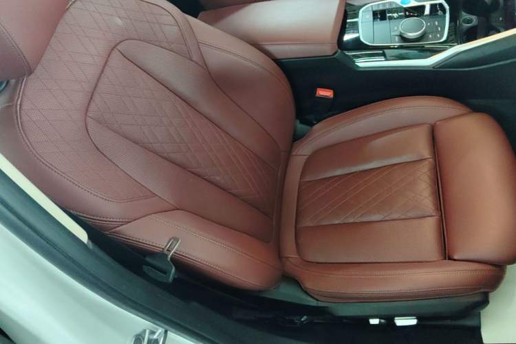 Used BMW i3 2022 eDrive 35 L Right Front Seat