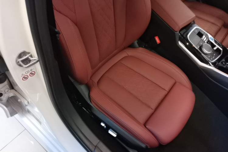 Used BMW i3 2022 eDrive 35 L Right Front Seat