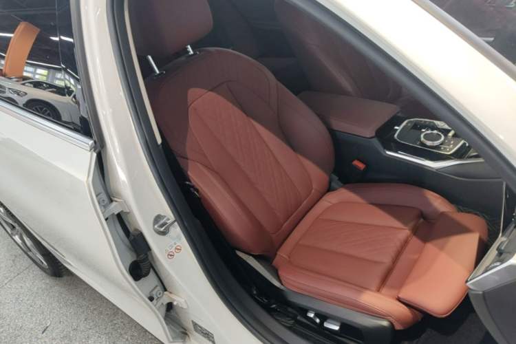 Used BMW i3 2022 eDrive 35 L Right Front Seat