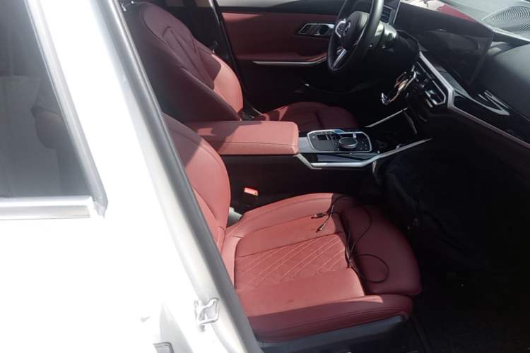 Used BMW i3 2022 eDrive 35 L Right Front Seat