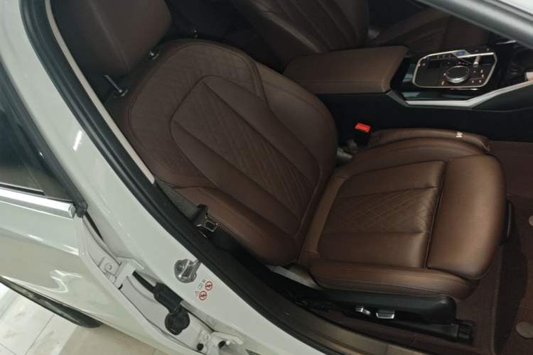Used BMW i3 2022 eDrive 35 L Right Front Seat