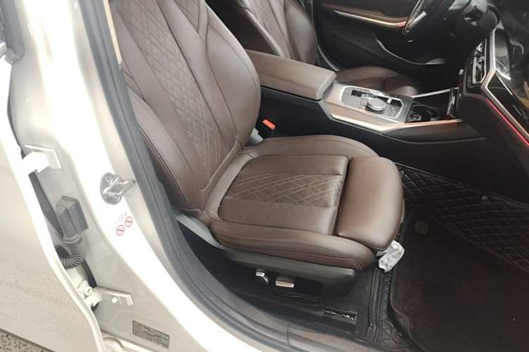 Used BMW i3 2022 eDrive 35 L Right Front Seat