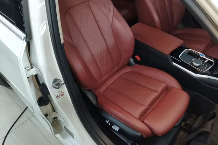 Used BMW i3 2022 eDrive 35 L Right Front Seat