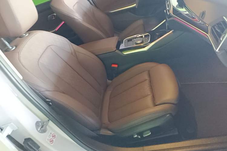 Used BMW i3 2022 eDrive 35 L Right Front Seat