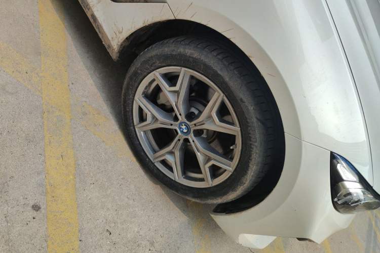 Used BMW i3 2022 eDrive 35 L Right Front Wheel Hub