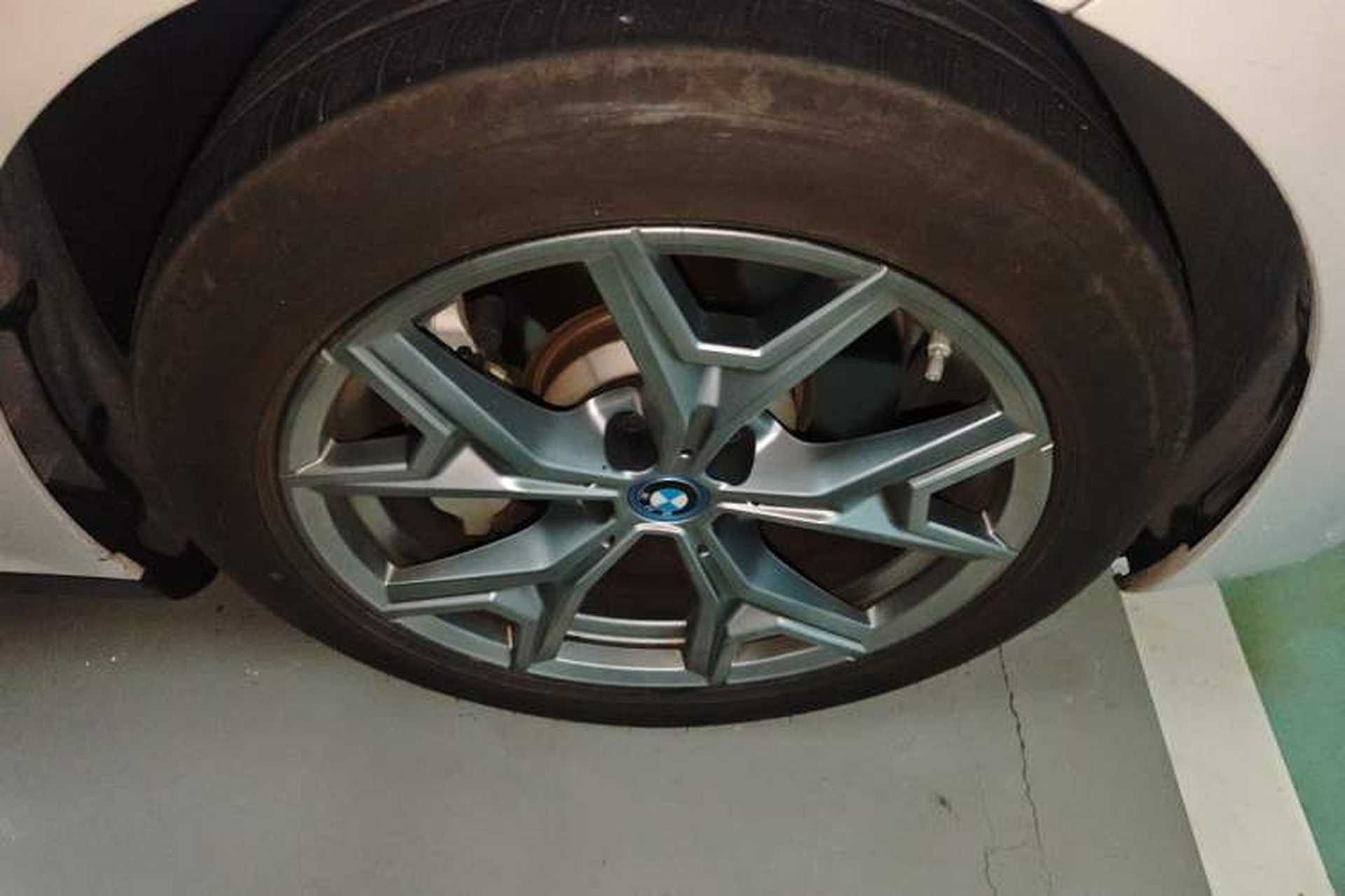 Used BMW i3 2022 eDrive 35 L Right Front Wheel Hub
