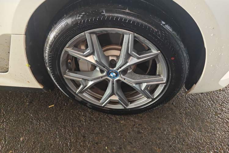 Used BMW i3 2022 eDrive 35 L Right Front Wheel Hub