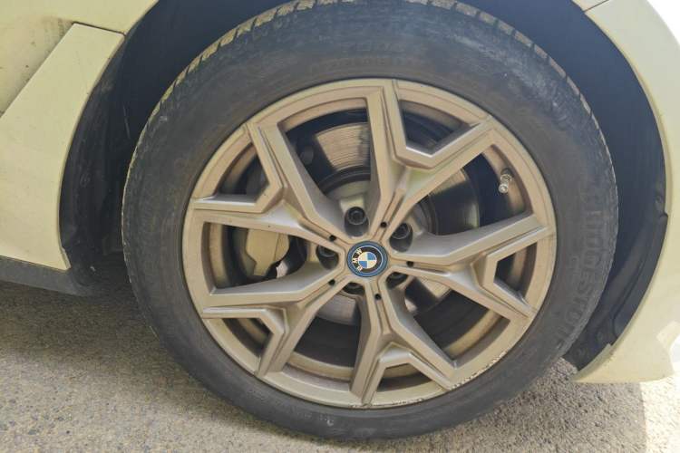 Used BMW i3 2022 eDrive 35 L Right Front Wheel Hub
