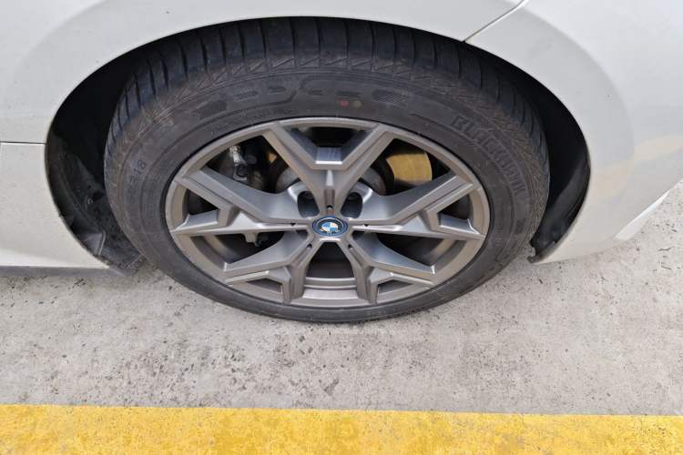 Used BMW i3 2022 eDrive 35 L Right Front Wheel Hub