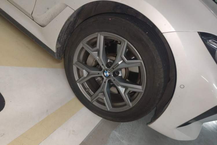 Used BMW i3 2022 eDrive 35 L Right Front Wheel Hub