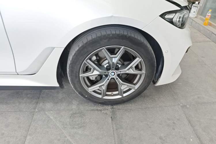 Used BMW i3 2022 eDrive 35 L Right Front Wheel Hub