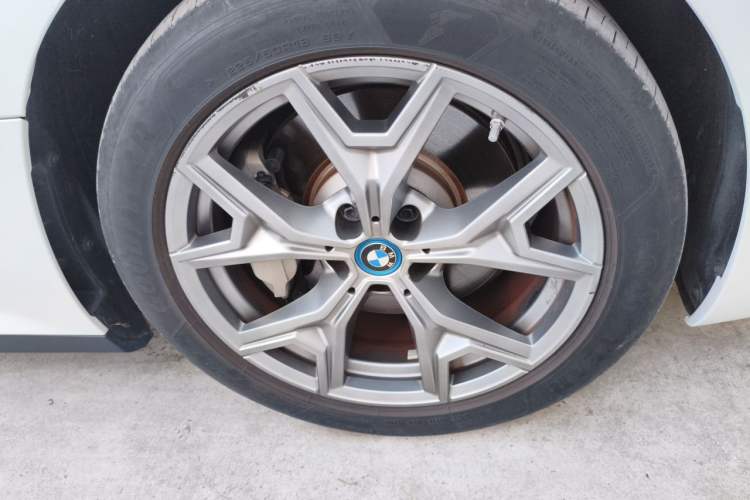 Used BMW i3 2022 eDrive 35 L Right Front Wheel Hub