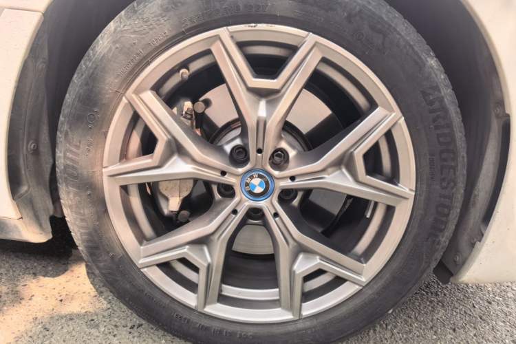Used BMW i3 2022 eDrive 35 L Right Front Wheel Hub