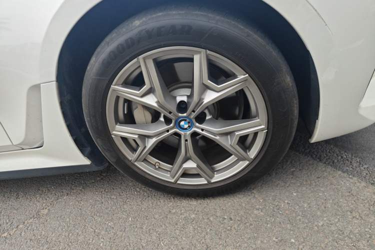 Used BMW i3 2022 eDrive 35 L Right Front Wheel Hub