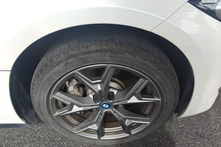 Used BMW i3 2022 eDrive 35 L Right Front Wheel Hub