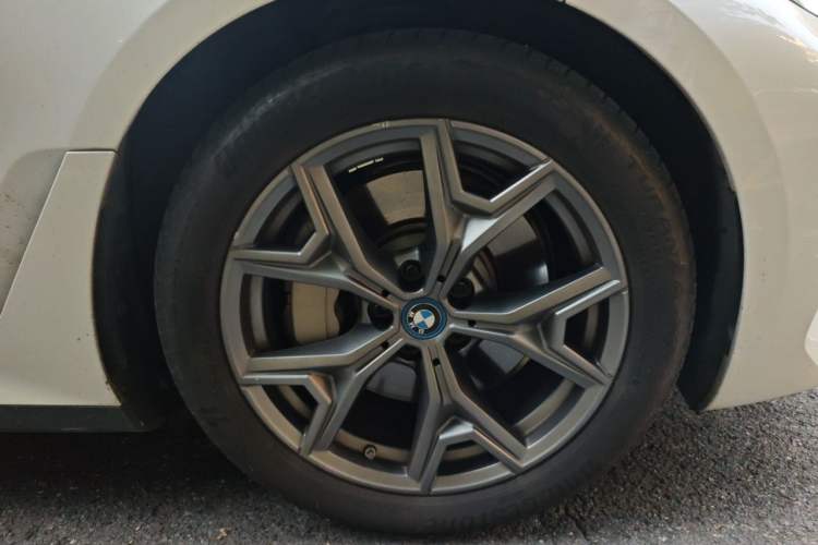Used BMW i3 2022 eDrive 35 L Right Front Wheel Hub