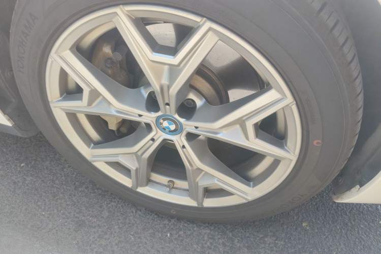 Used BMW i3 2022 eDrive 35 L Right Front Wheel Hub