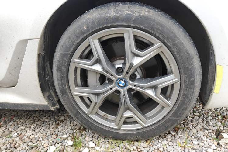 Used BMW i3 2022 eDrive 35 L Right Front Wheel Hub