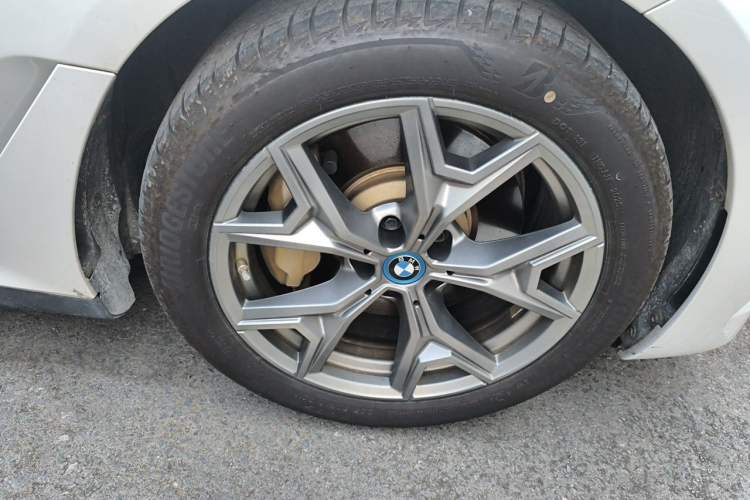 Used BMW i3 2022 eDrive 35 L Right Front Wheel Hub