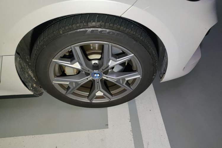 Used BMW i3 2022 eDrive 35 L Right Front Wheel Hub