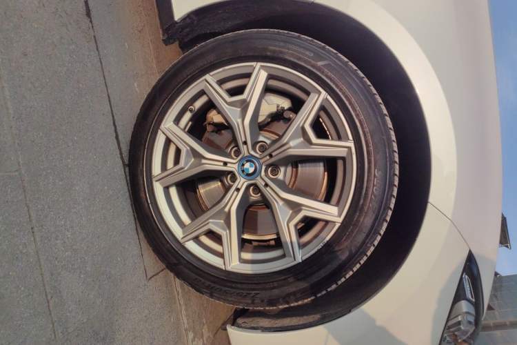Used BMW i3 2022 eDrive 35 L Right Front Wheel Hub