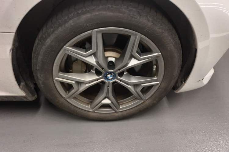 Used BMW i3 2022 eDrive 35 L Right Front Wheel Hub