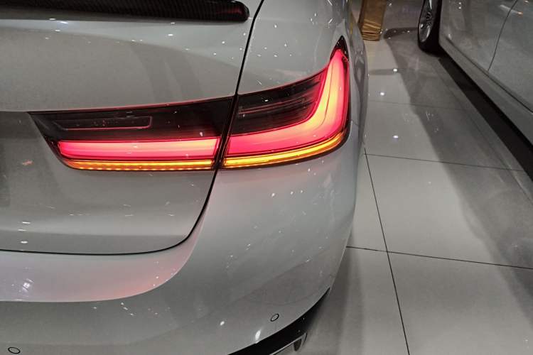 Used BMW i3 2022 eDrive 35 L Right Rear Taillight