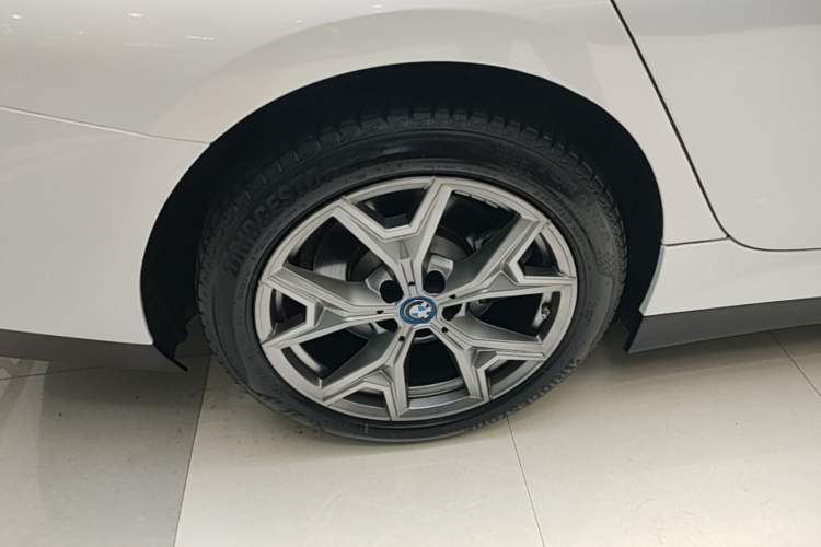 Used BMW i3 2022 eDrive 35 L Right Rear Wheel Hub