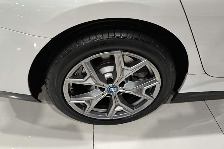 Used BMW i3 2022 eDrive 35 L Right Rear Wheel Hub