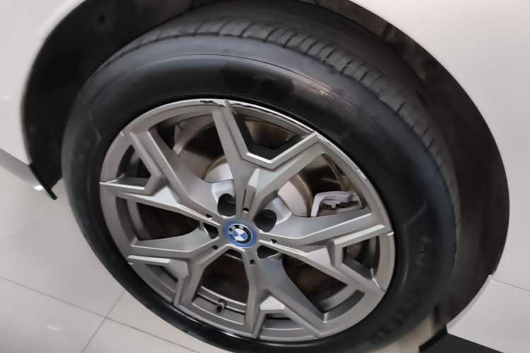 Used BMW i3 2022 eDrive 35 L Right Rear Wheel Hub