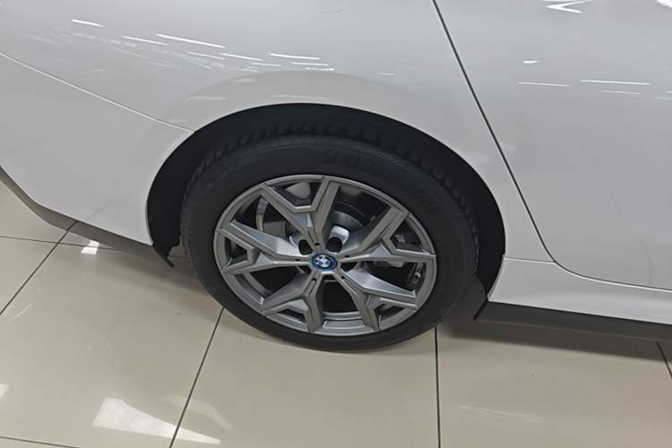 Used BMW i3 2022 eDrive 35 L Right Rear Wheel Hub