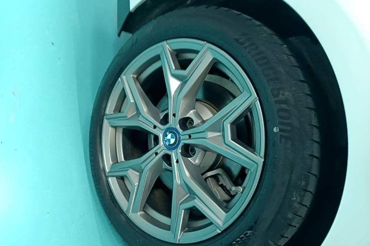 Used BMW i3 2022 eDrive 35 L Right Rear Wheel Hub