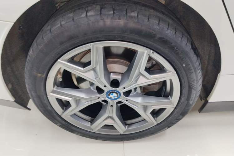 Used BMW i3 2022 eDrive 35 L Right Rear Wheel Hub