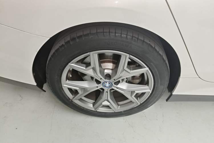 Used BMW i3 2022 eDrive 35 L Right Rear Wheel Hub