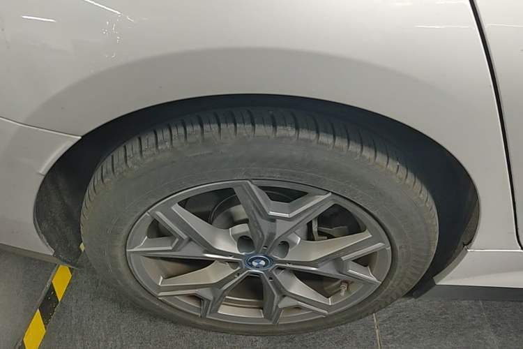 Used BMW i3 2022 eDrive 35 L Right Rear Wheel Hub