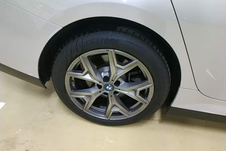 Used BMW i3 2022 eDrive 35 L Right Rear Wheel Hub