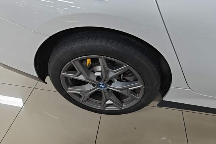 Used BMW i3 2022 eDrive 35 L Right Rear Wheel Hub