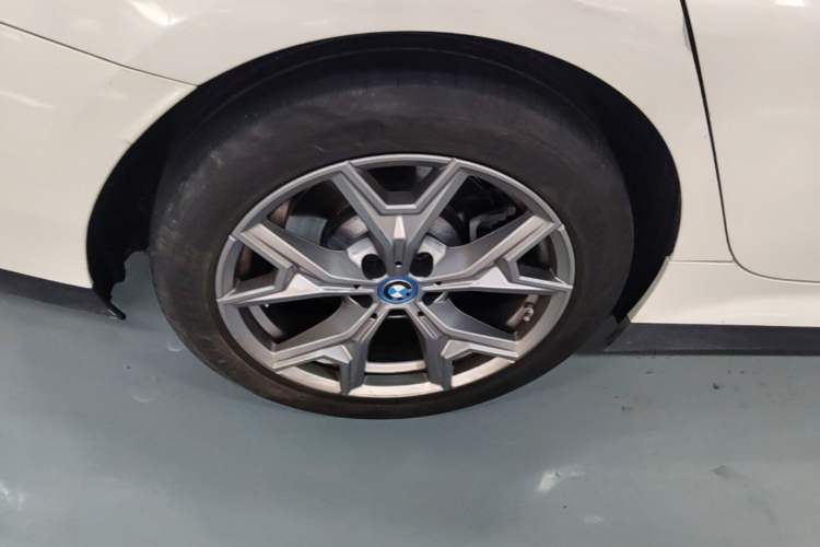 Used BMW i3 2022 eDrive 35 L Right Rear Wheel Hub